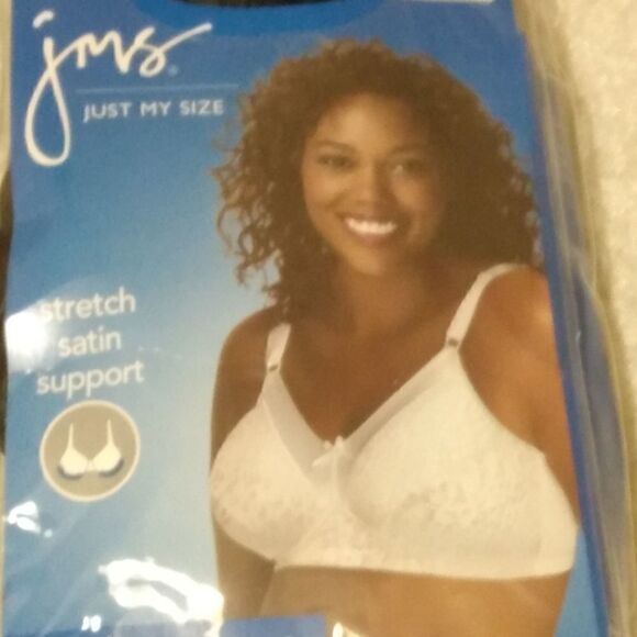 Minimizes bust projection by up to 1.5 inchesCushion Comfort Strap adjusts in - Picture 1 of 11